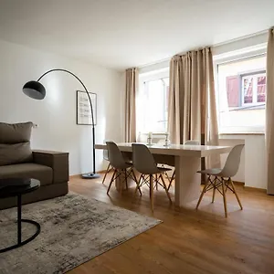 Old Town 2 Rooms/baths Apartment